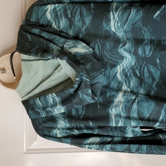Fabletics hooded sweatshirt - Picture 3 of 5
